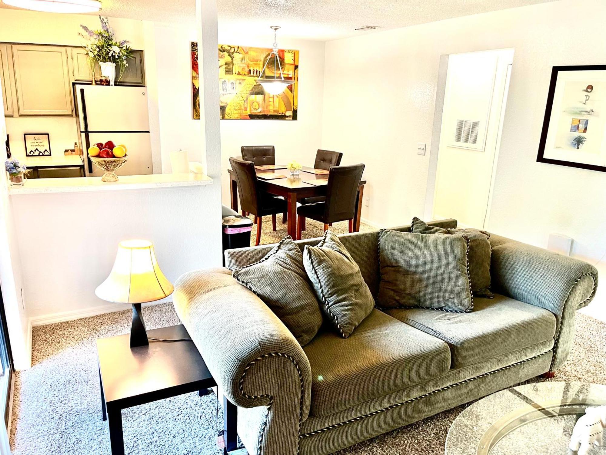 Daytona 2 Bed Apartment 10 Minutes To Beach With Balcony Port Orange Kültér fotó