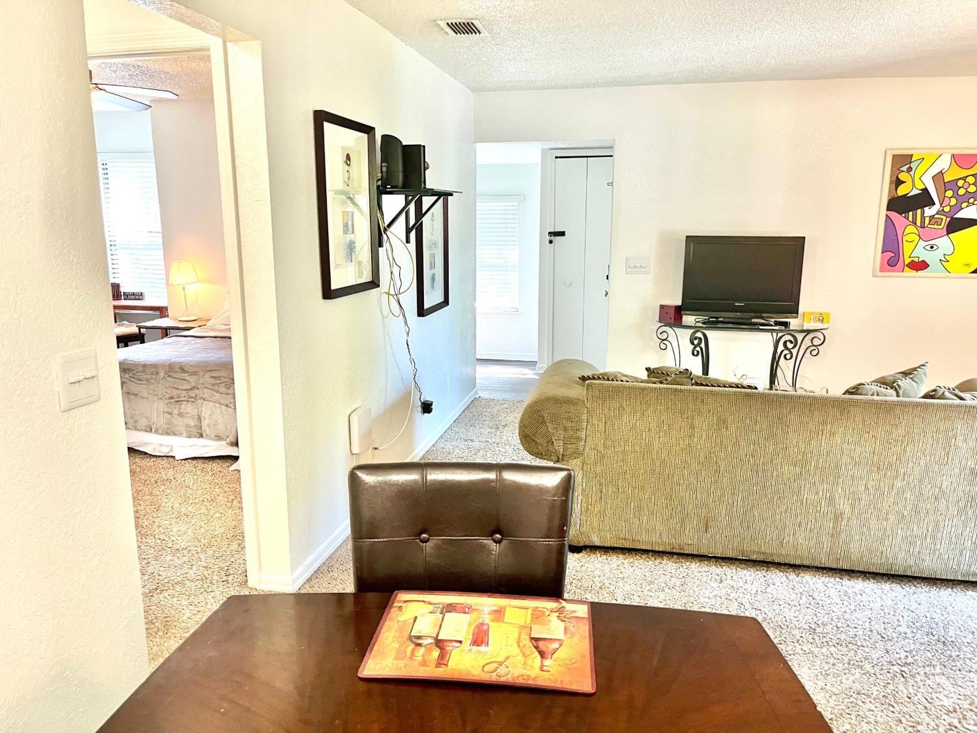 Daytona 2 Bed Apartment 10 Minutes To Beach With Balcony Port Orange Kültér fotó