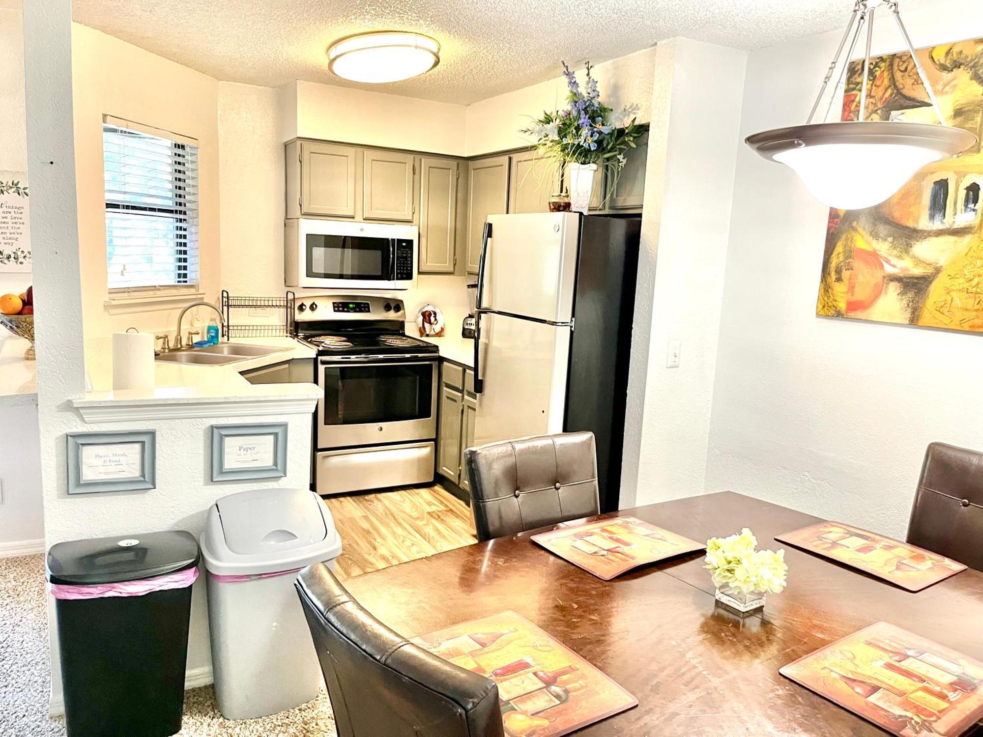 Daytona 2 Bed Apartment 10 Minutes To Beach With Balcony Port Orange Kültér fotó