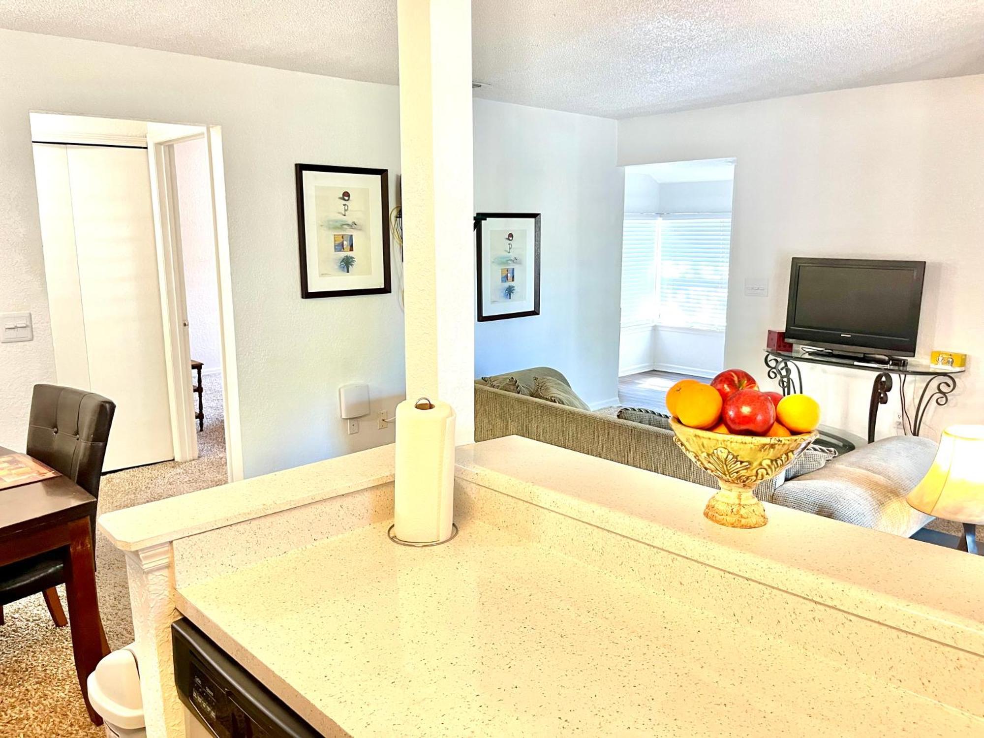 Daytona 2 Bed Apartment 10 Minutes To Beach With Balcony Port Orange Kültér fotó
